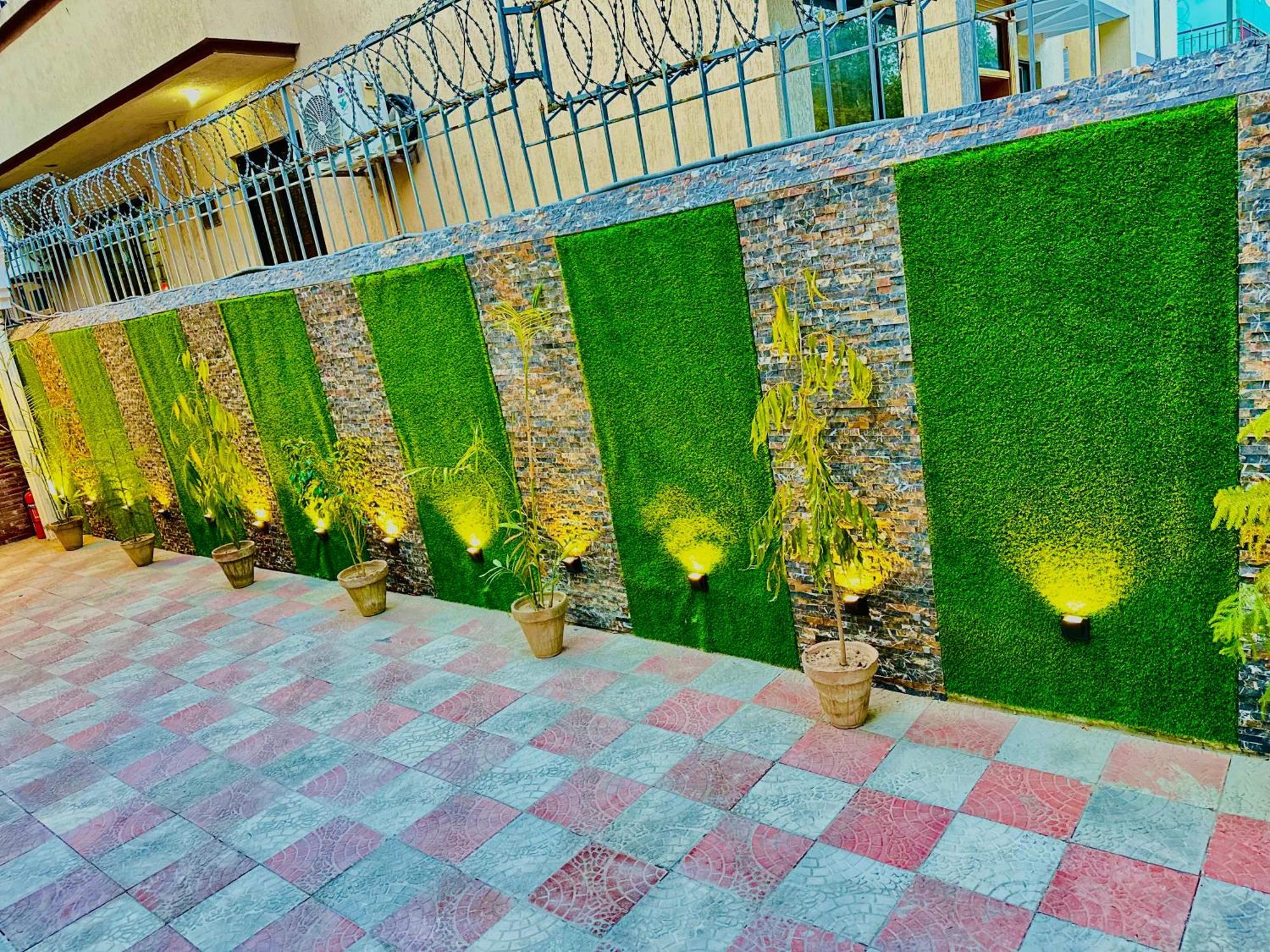 Hotel Blue Moon Continental Islamabad Zewnętrze zdjęcie