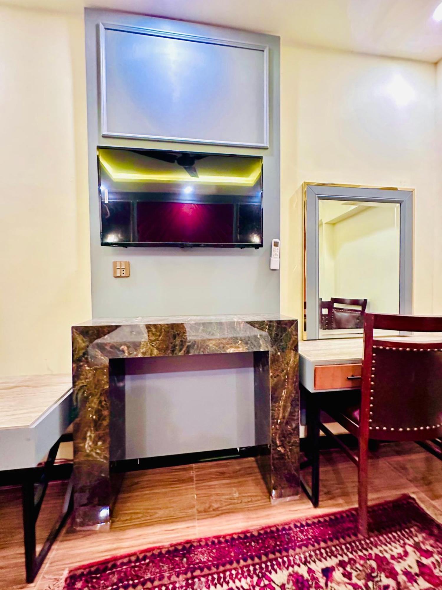 Hotel Blue Moon Continental Islamabad Zewnętrze zdjęcie