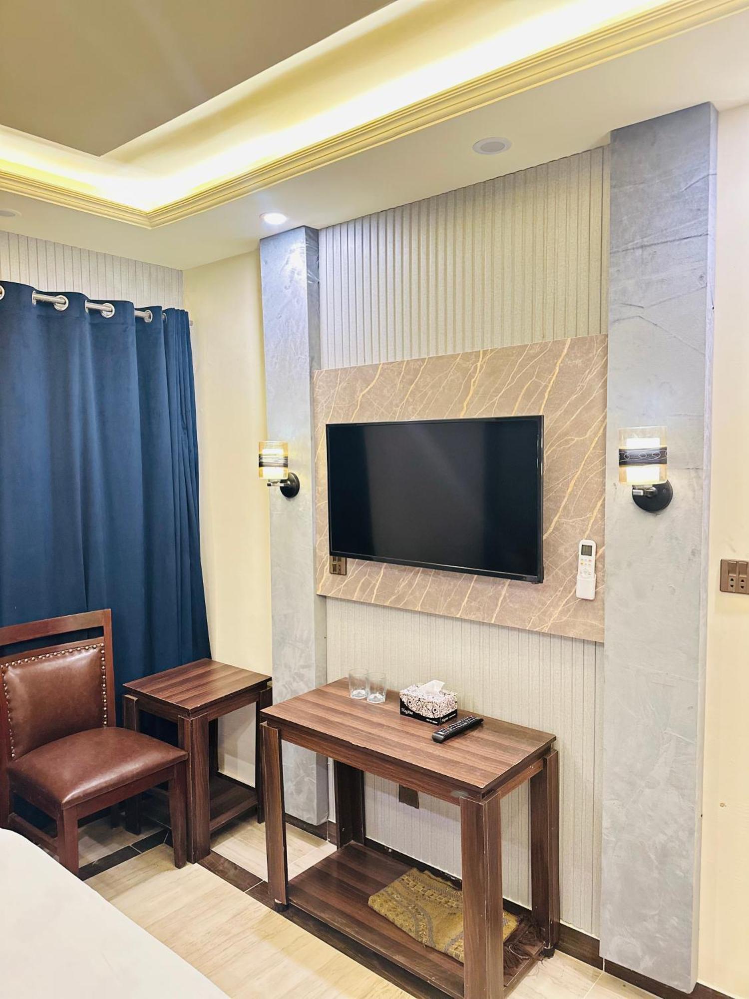 Hotel Blue Moon Continental Islamabad Zewnętrze zdjęcie