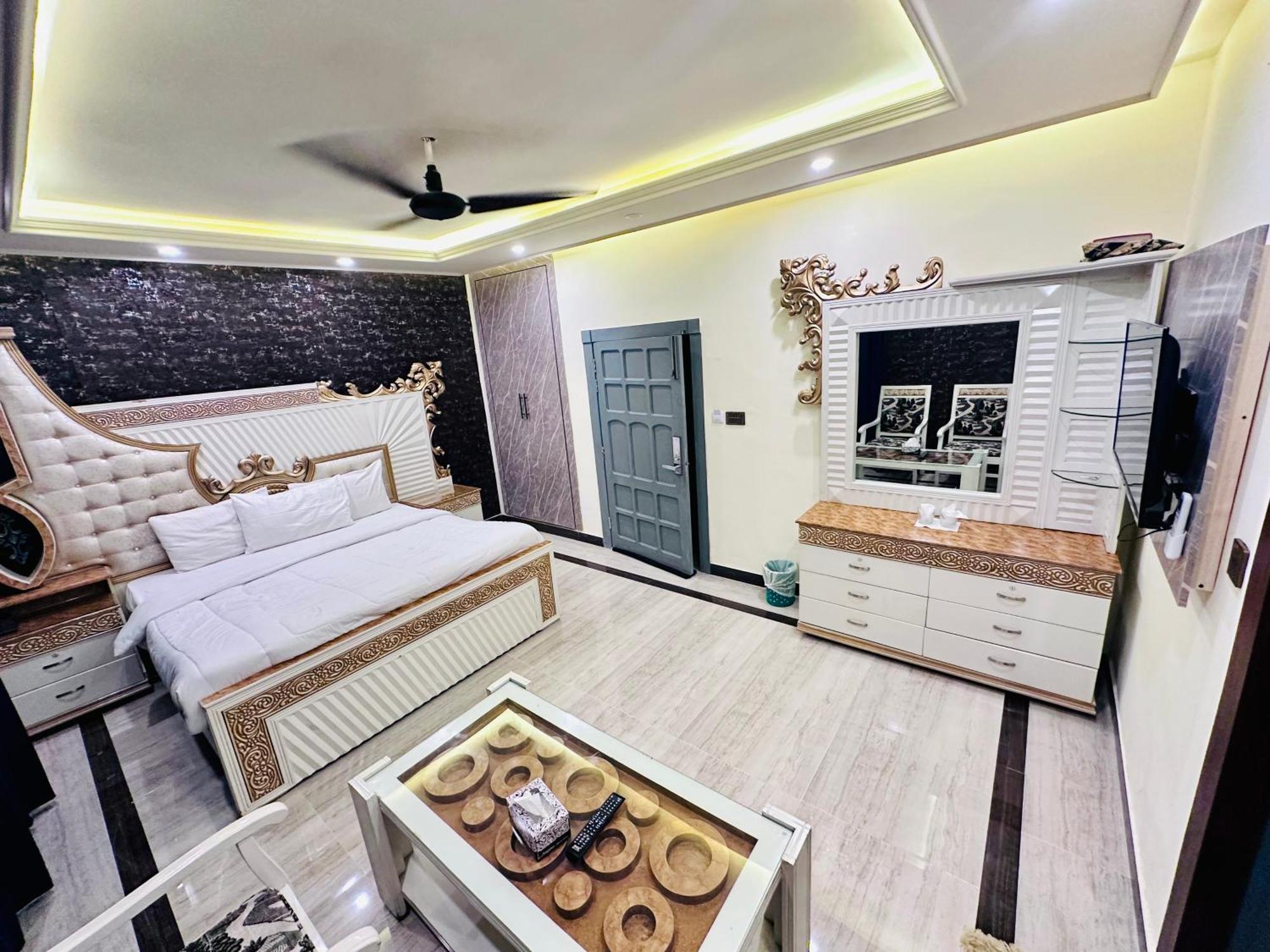 Hotel Blue Moon Continental Islamabad Zewnętrze zdjęcie