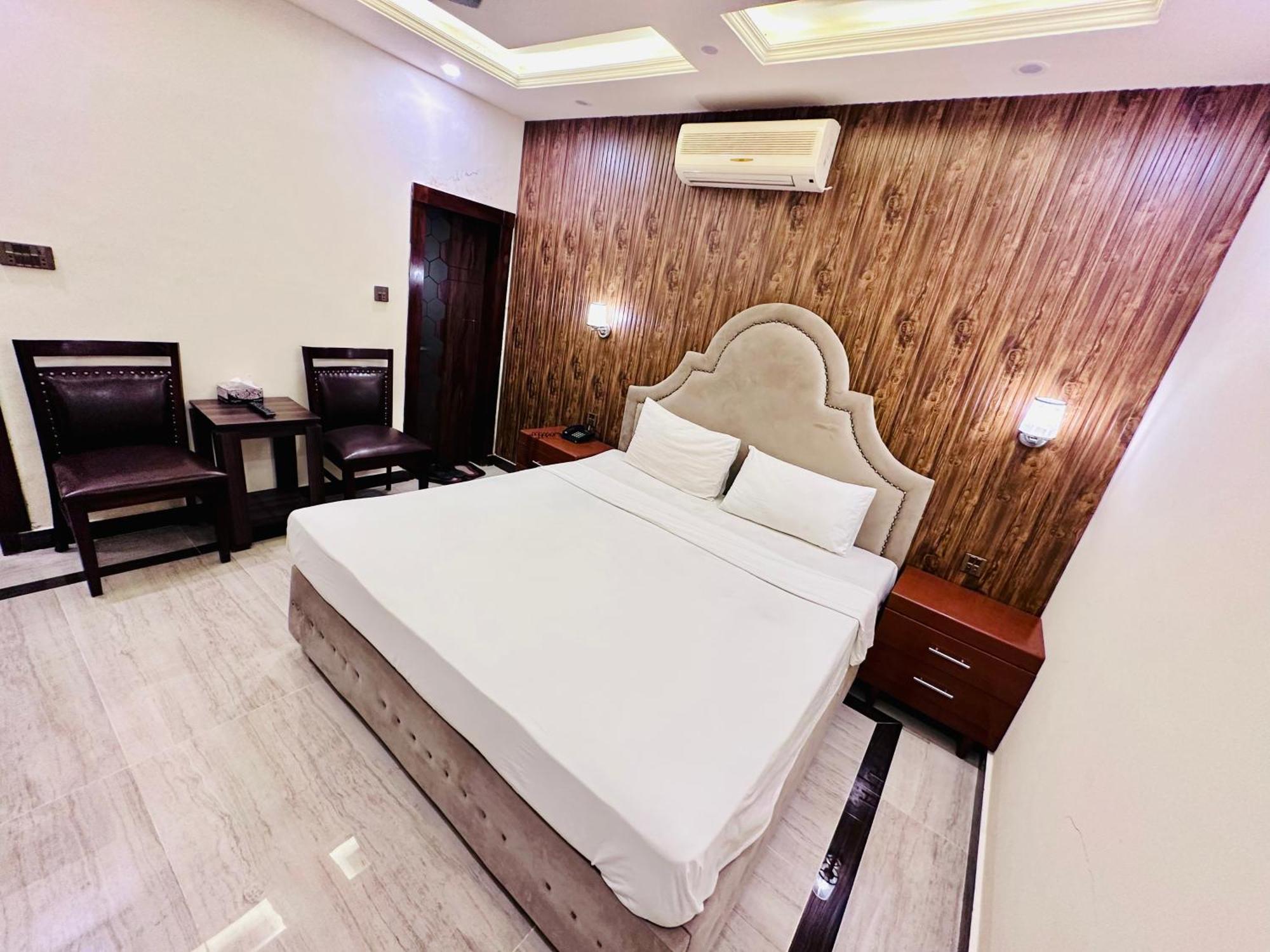 Hotel Blue Moon Continental Islamabad Zewnętrze zdjęcie